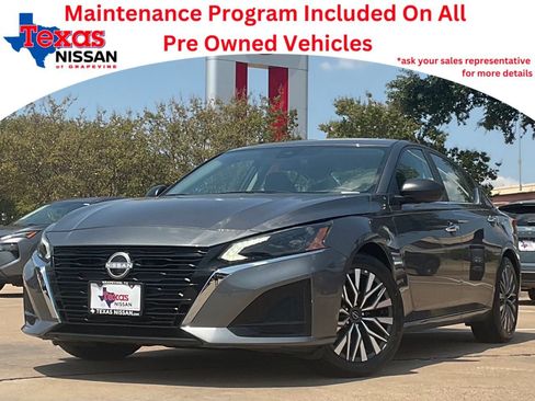 Used 2025 Nissan Altima 2.5 SV FWD image 1