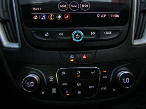 Used 2022 Chevrolet Malibu LT FWD image 20