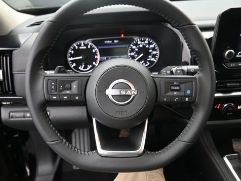 New 2025 Nissan Pathfinder SV w/ SV Premium Package image 14