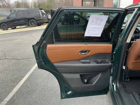 Certified 2025 Nissan Pathfinder Platinum w/ Cargo Package image 23