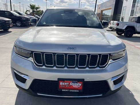 Used 2023 Jeep Grand Cherokee 4WD 4xe image 2