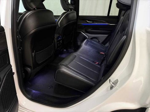 Certified 2023 Jeep Grand Cherokee Overland w/ Luxury Tech Group IV AWD/4WD image 22