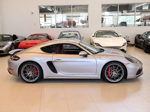 Used 2021 Porsche 718 Cayman GTS RWD image 18