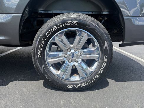 Used 2020 Ford F150 XLT w/ Equipment Group 302A Luxury AWD/4WD image 9