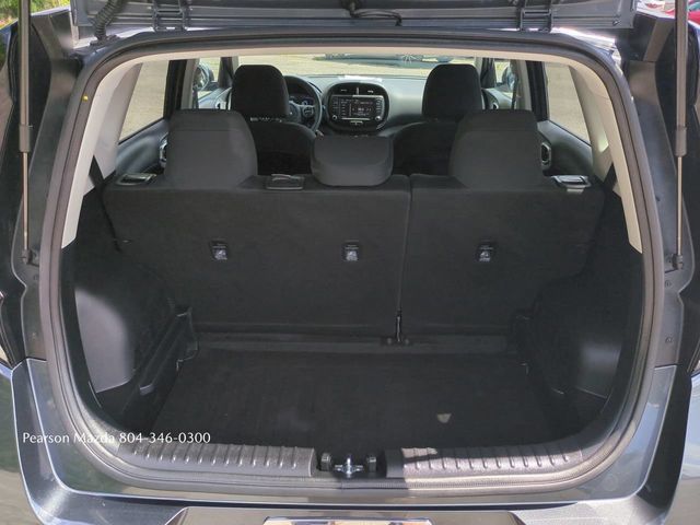 Used 2025 Kia Soul LX w/ LX Technology Package FWD image 14