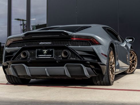 Used 2021 Lamborghini Huracan EVO image 8