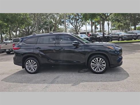 Used 2022 Toyota Highlander Platinum image 43