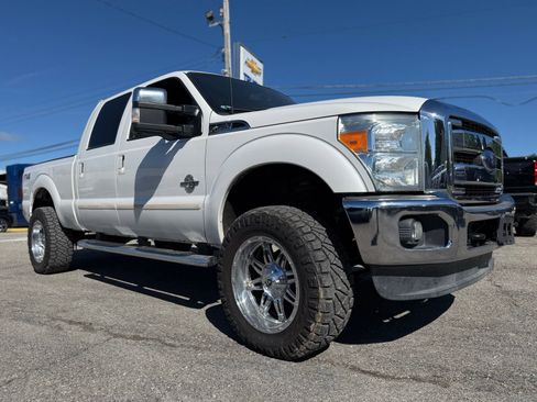 Used 2015 Ford F250 Lariat w/ Lariat Ultimate Package AWD/4WD image 24