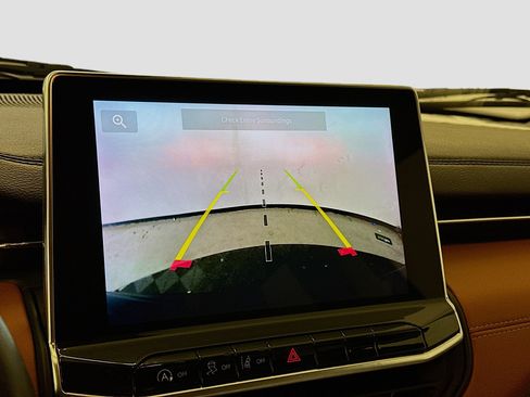 Used 2022 Jeep Compass Limited image 22