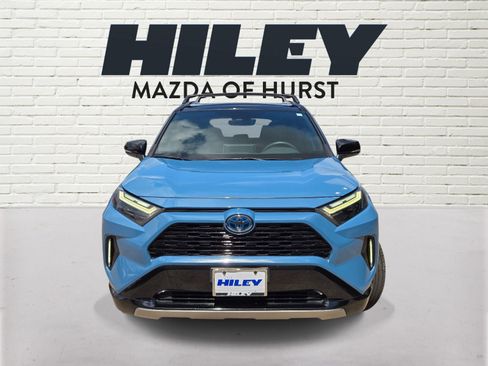Used 2022 Toyota RAV4 XSE AWD/4WD image 2