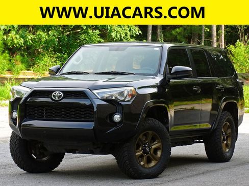 Used 2017 Toyota 4Runner SR5 AWD/4WD image 1