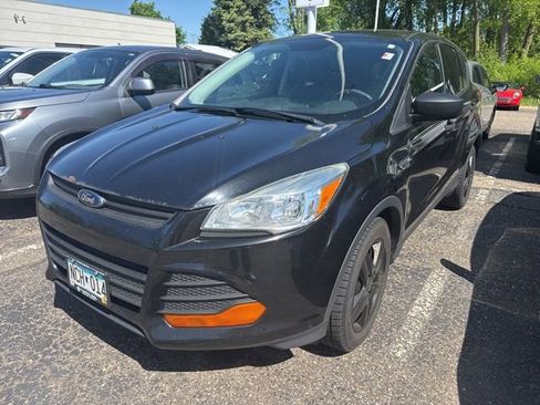 Used 2015 Ford Escape S FWD image 4