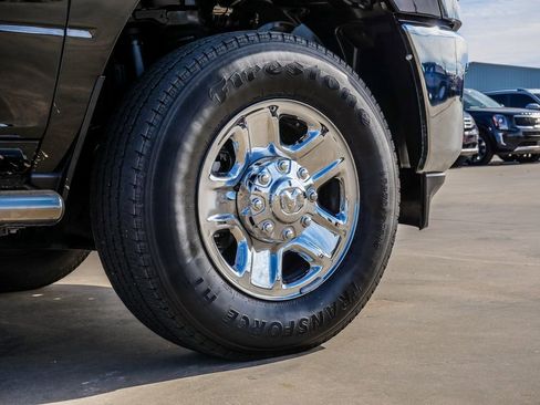 Used 2024 RAM 2500 Tradesman w/ Chrome Appearance Group image 9