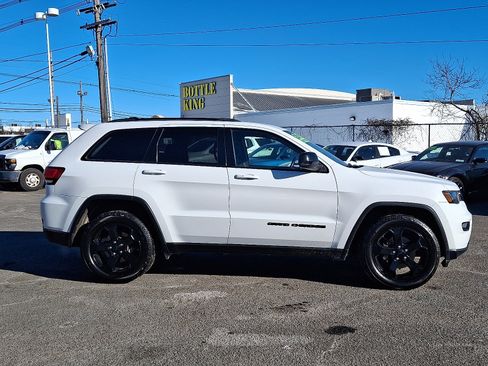 Used 2019 Jeep Grand Cherokee Laredo image 8