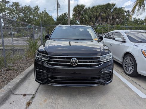 Used 2022 Volkswagen Tiguan SEL R-Line image 2