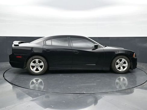 Used 2012 Dodge Charger SE RWD image 8