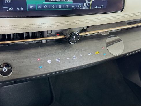 Used 2023 Nissan Ariya FWD image 23