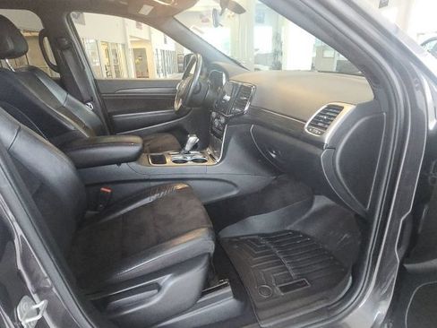 Used 2021 Jeep Grand Cherokee Laredo X AWD/4WD image 12