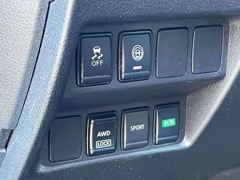 Used 2022 Nissan Rogue Sport S image 19