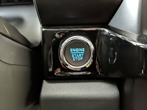 New 2026 Ford F250 Lariat w/ Black Appearance Package image 31