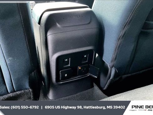 Used 2022 Ford Bronco Outer Banks image 24