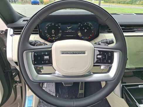 New 2025 Land Rover Range Rover SE image 17