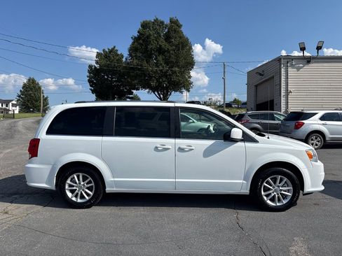 Used 2019 Dodge Grand Caravan SXT FWD image 5