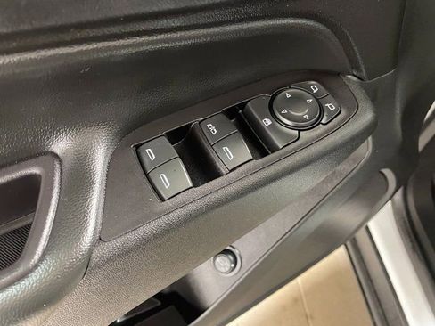 Used 2018 Chevrolet Equinox LT image 19