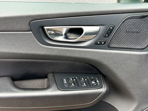 Used 2023 Volvo XC60 B5 Ultimate image 19