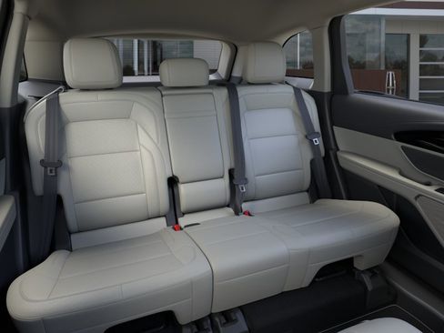 New 2026 Lincoln Nautilus Premier AWD/4WD image 11