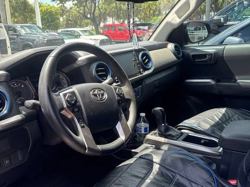 Used 2022 Toyota Tacoma SR5 RWD image 6