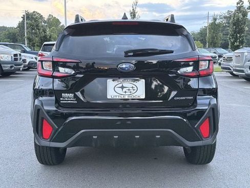 Used 2025 Subaru Crosstrek 2.5i Premium AWD/4WD image 4