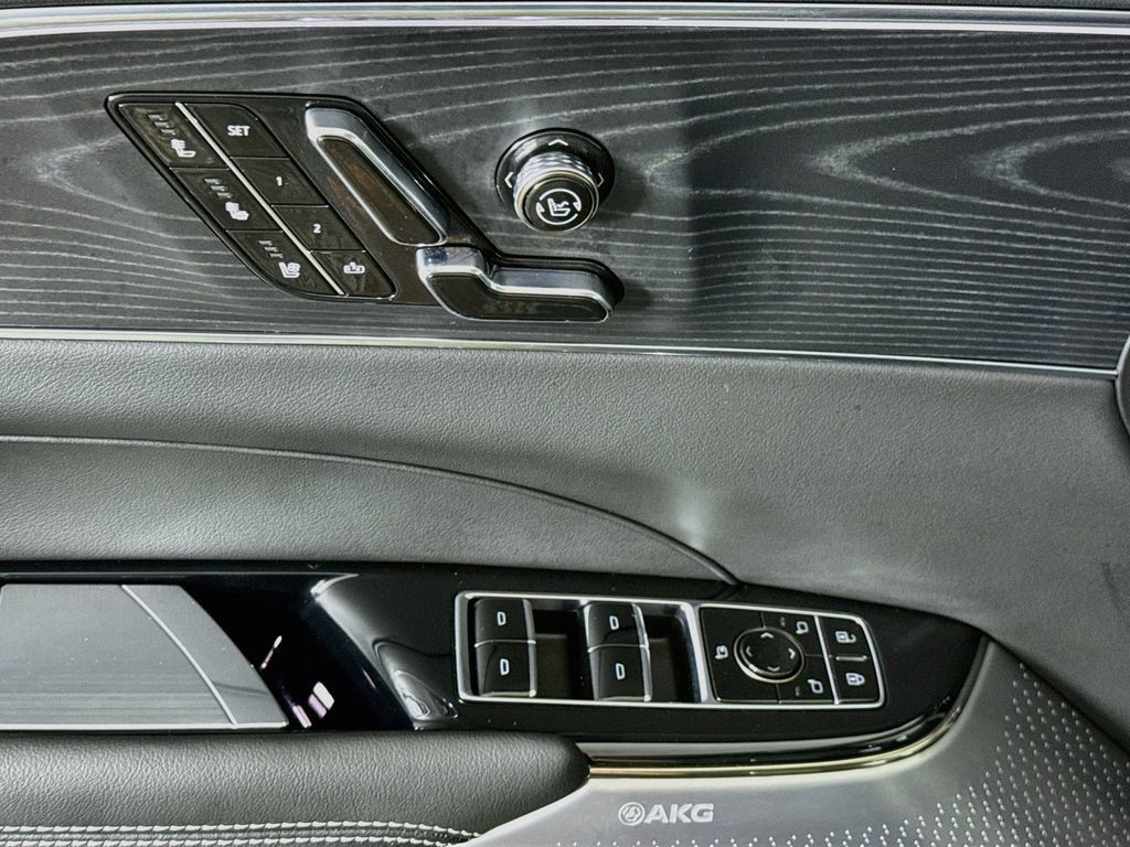 Used 2024 Cadillac Lyriq Sport AWD/4WD image 25