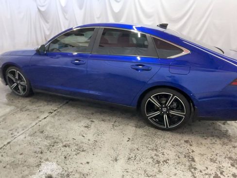 Used 2024 Honda Accord Sport image 9