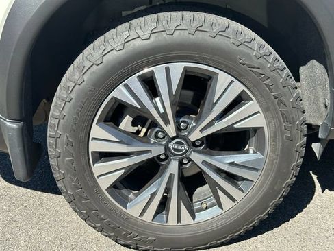 Used 2023 Nissan Rogue SV AWD/4WD image 14