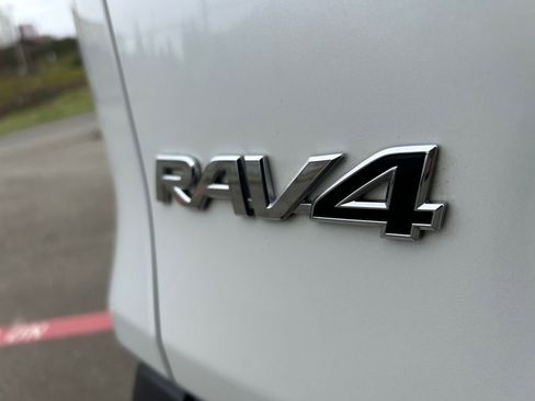 Used 2023 Toyota RAV4 Limited image 31