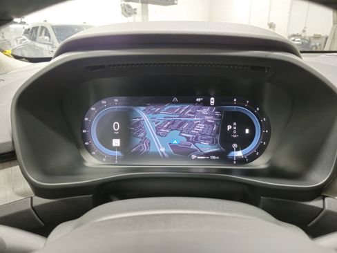 Used 2024 Volvo XC40 B5 Core image 31