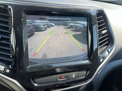 Certified 2022 Jeep Cherokee Limited image 28