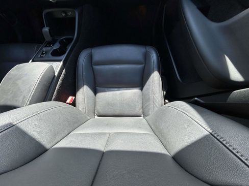 Certified 2025 Volvo XC40 B5 Core image 15