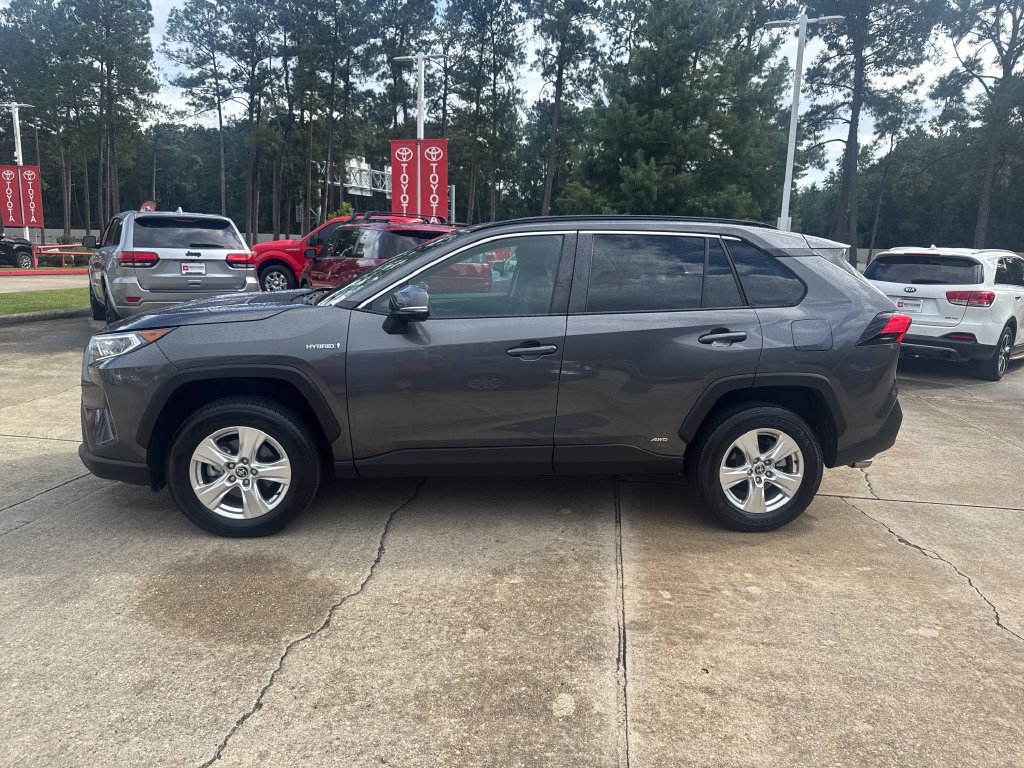 Used 2021 Toyota RAV4 XLE w/ Convenience Package AWD/4WD image 2