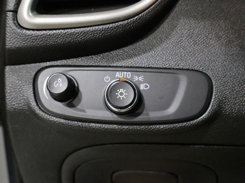 Used 2018 Chevrolet Trax LS image 31