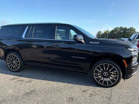 New 2026 Chevrolet Suburban High Country AWD/4WD image 8