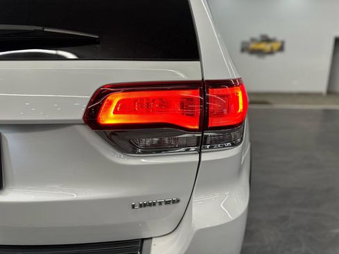 Used 2020 Jeep Grand Cherokee Limited w/ Luxury Group II image 11