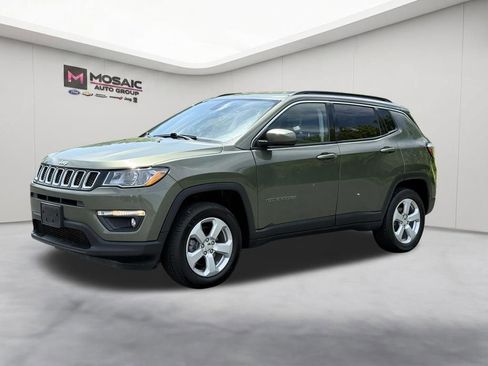 Used 2020 Jeep Compass Latitude w/ Popular Equipment Group AWD/4WD image 4
