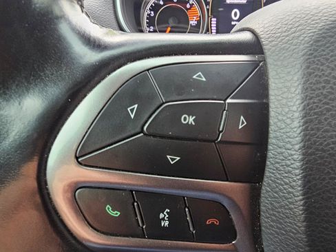 Used 2020 Jeep Cherokee Latitude Plus w/ Comfort/Convenience Group AWD/4WD image 33