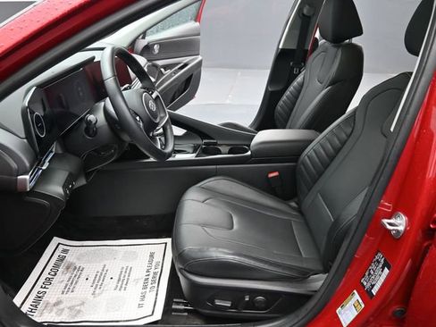 Used 2023 Hyundai Elantra Limited image 13