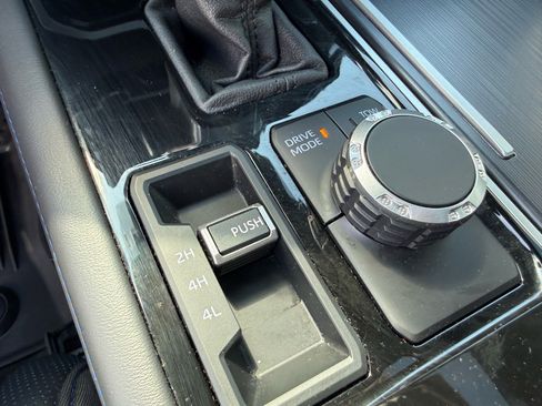 Used 2023 Toyota Tundra Platinum image 28