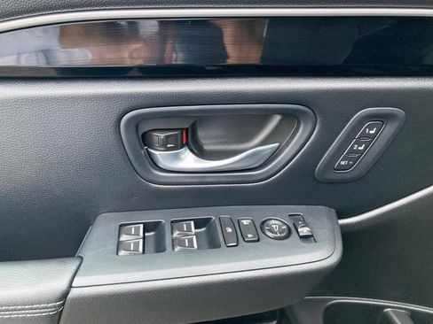 Used 2025 Honda Pilot EX-L image 13