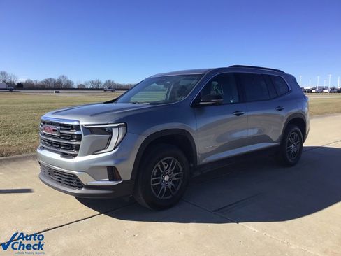 Used 2025 GMC Acadia Elevation image 8