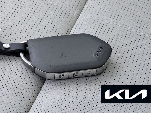 Used 2025 Kia Telluride SX FWD image 32